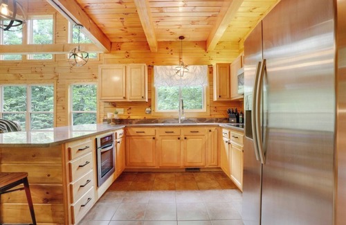Hallsville Cabin | Retreat at the Cave - Hocking Hills Cabin