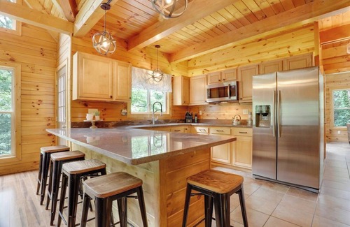 Hallsville Cabin | Retreat at the Cave - Hocking Hills Cabin