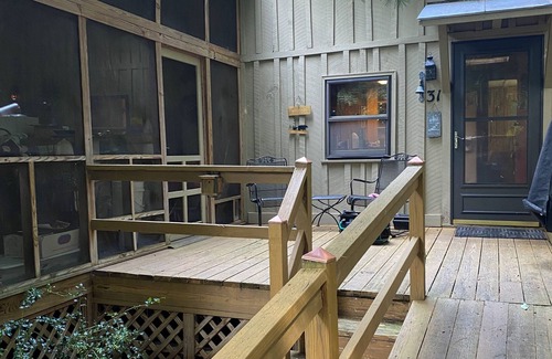 Rockbridge Baths Cabin | Retreat by the RivahnExperience this three bedroom custom built cabin, sleeps 8n