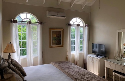 Corral Spring House | Retreat Guesthouse Luxury Suites