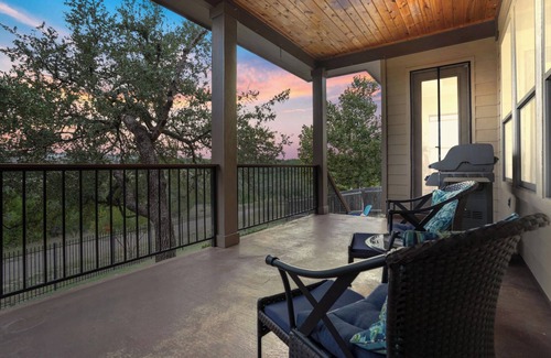 Spicewood House | Retreat House in Spicewood - Pet/Family Friendly