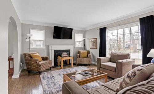 Muskegon House | Retreat in Muskegon - short distance to Lake MI