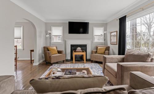 Muskegon House | Retreat in Muskegon - short distance to Lake MI