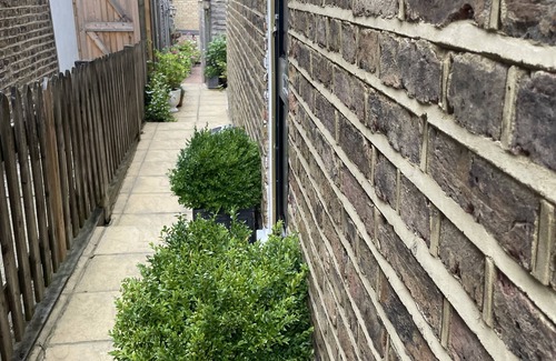 Wood Green House | Retreat in the City .5km from Alexandra Palace ideal for a weekend