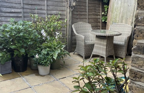 Wood Green House | Retreat in the City .5km from Alexandra Palace ideal for a weekend