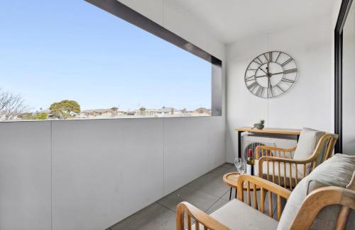 Geelong Apartment | Retreat on Bellerine I 2BR Apartment I Geelong CBD