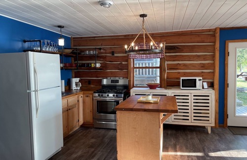 Hayward Cabin | Retreat on Round