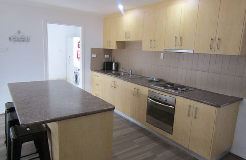 Port Vincent House | Retreat on Talbot - short walk to shops, pub and beach - Off Peak Special!
