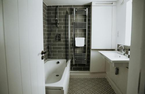 Whaddon Apartment | Retreat on the Green
