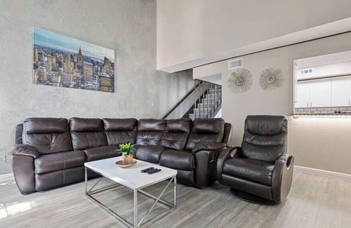 Southwest Carrollton House | Retreat to a Stylish Gem Gorgeous Hideout