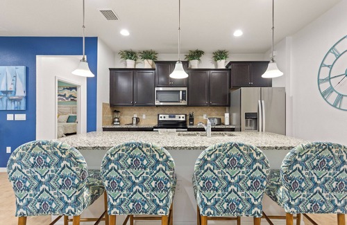 Four Corners House | Retreat to Nice Court
