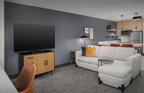 Maple Leaf House | Retreat to our new North Seattle Hotel at Northgate Station