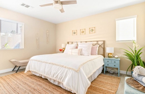 Indian Cove House | Retreat + Views + 10 mins Joshua Tree National Park + Hot tub & Pool