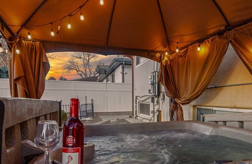 Northeast Heights House | Retreat w/HotTub, Steam Room, BBQ, Arcade, Nintendo Switch, WorkSpace & W/Dn