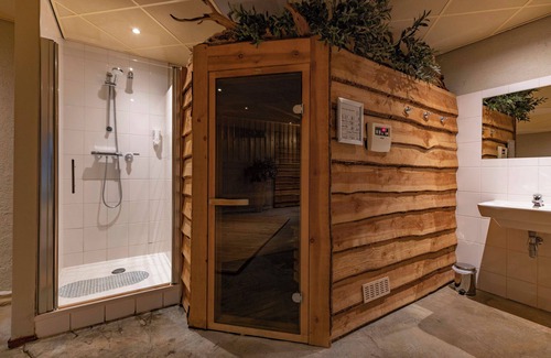 Apeldoorn Hotel | Retreat with Free Parking, E-Bike Rentals and Trails Near Theater Orpheus