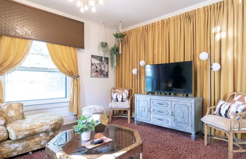 Rosedale Apartment | Retro 2 Bedroom Near Downtown