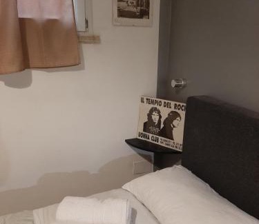 Quartiere XI Portuense Apartment | Retro Art house