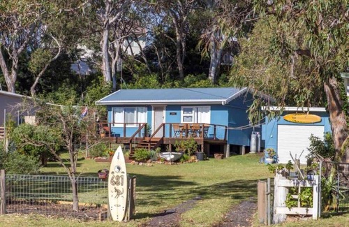 Kioloa House | Retro Beach Cottage - classic surf getaway