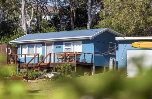 Kioloa House | Retro Beach Cottage - classic surf getaway