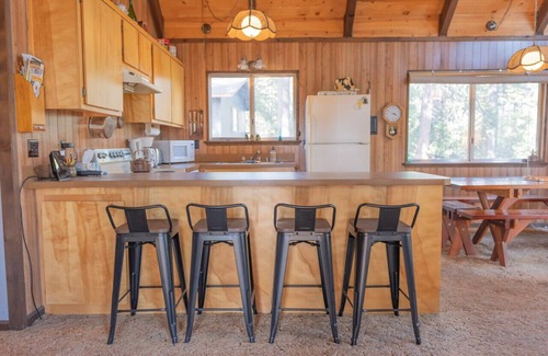 Arnold House | Retro Chalet w/central heat!