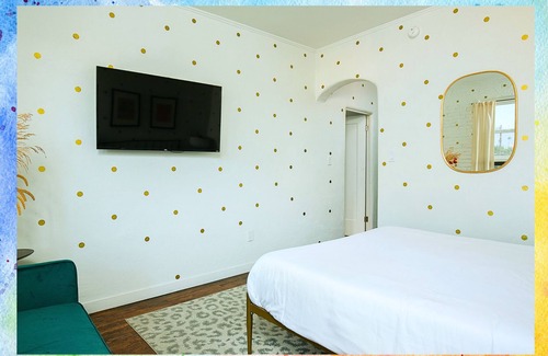 Westlake Apartment | Retro Chic Studio Near DTLA!