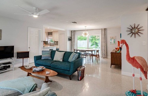 Indian Harbour Beach House | Retro Chic Decor wPrivate Pool Close to Beach 3br