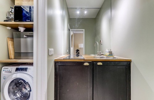 Quartier du Gros-Caillou Apartment | Retro Color - Renovated near Eiffel Tower