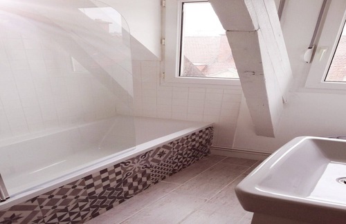 Le Creusot Apartment | Retro Creusot Apartment