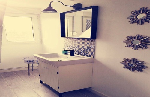 Le Creusot Apartment | Retro Creusot Apartment