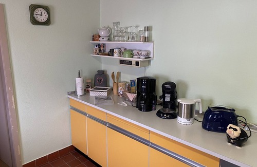 Altensteig Apartment | Retro Ferienwohnung mit Schlossblick im Nordschwarzwald - Biker Willkommen!