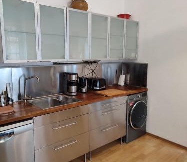 Brasov Apartment | Retro House Mountain View