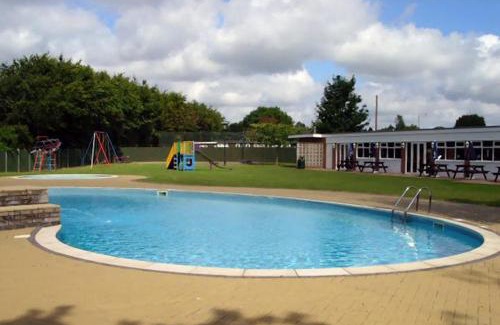 Stalham Ski Chalet | Retro Inspired Holiday Home in the Norfolk Broads