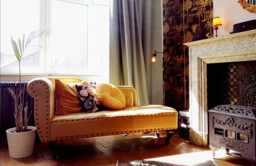 Namur Apartment | Retro Parisian Apartment - 2 Persons - Spacious 75m2 and fully equipped - IN city center