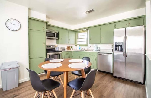 Lubbock House | Retro Retreat - 2BR/1.5BA - Centrally Located