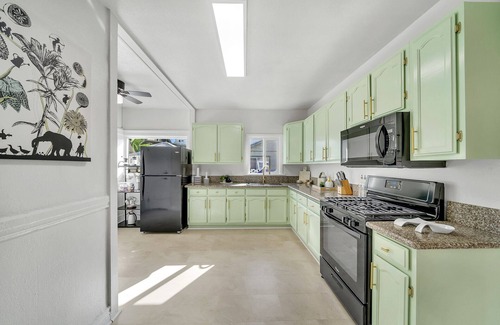 Eastside House | Retro Row Paradise
