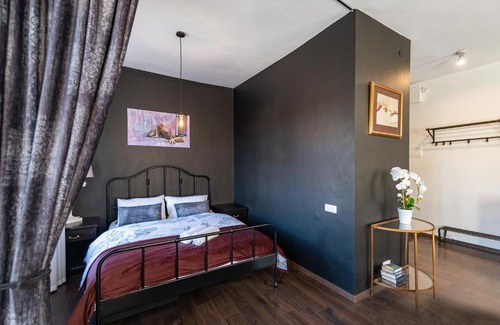 Old Town Apartment | Retro Studio Old Town Apartment by Domvia