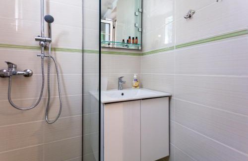 Himare Apartment | Retzos rooms