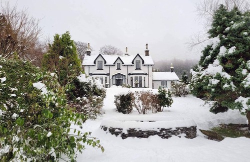Arrochar House | Reunion in Lomond Natl Park with Day Trips to Scotland’s Main Attractions