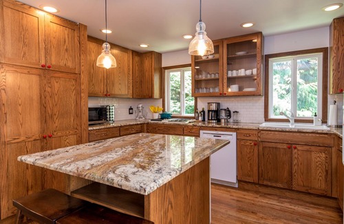 Anacortes House | Reunion ready Guemes island retreat + hot tub