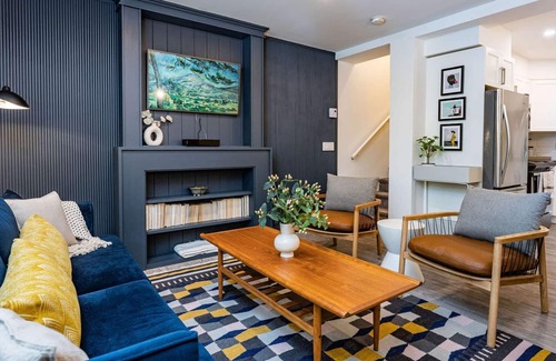 Revelstoke House | Revelation Retreat Townhouse-Private Hot Tub and Lower-Level Rec Room
