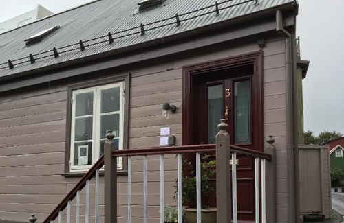 Downtown Bed & Breakfast | Reykjavík Treasure B&B