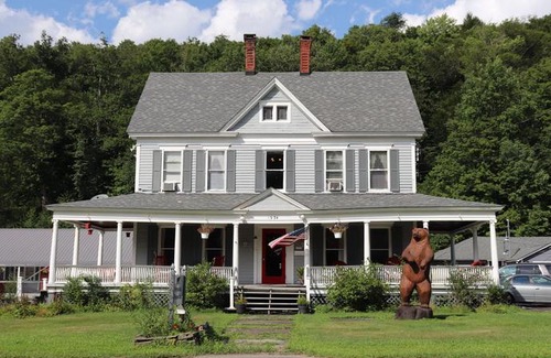 Roscoe Hotel | Reynolds House Inn & Motel