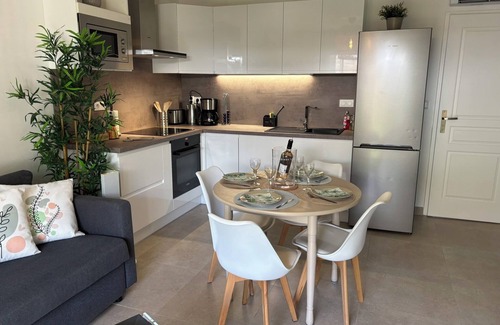 Rayol-Canadel-sur-Mer Apartment | REZ DE Chaussé DE Villa à 5 Minutes DE LA Plage A Pied