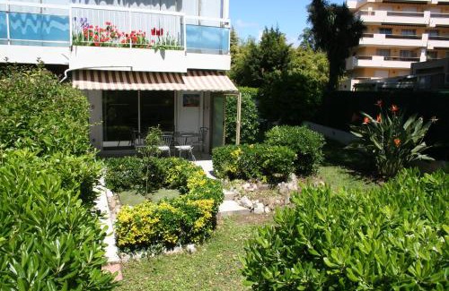Cagnes-sur-Mer Apartment | Rez de jardin en bord de mer