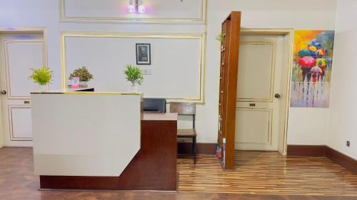 Uttara Hotel | Rezala Sweet Home Near Airport