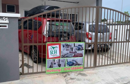 Si Rusa House | RH Homestay Telok Kemang PD
