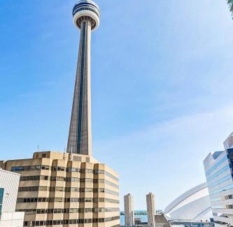 Toronto Entertainment District Apartment | RHD Luxury Condos-Downtown, CN Tower, Metro Toronto Convention Centre, Rogers Centre, Free Parking