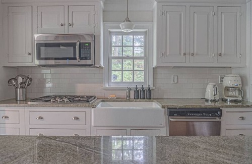 Rhinebeck Cottage | Rhinebeck Perfection - One Level w/2 Living Areas