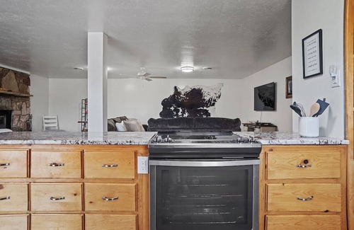 Custer House | Rhodenbaugh Ranch - Secluded Stay