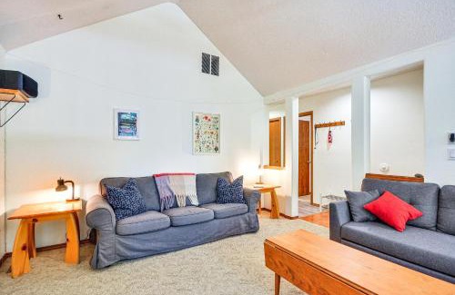 Mount Hood Village House | Rhododendron Retreat with Hot Tub Steps to River!